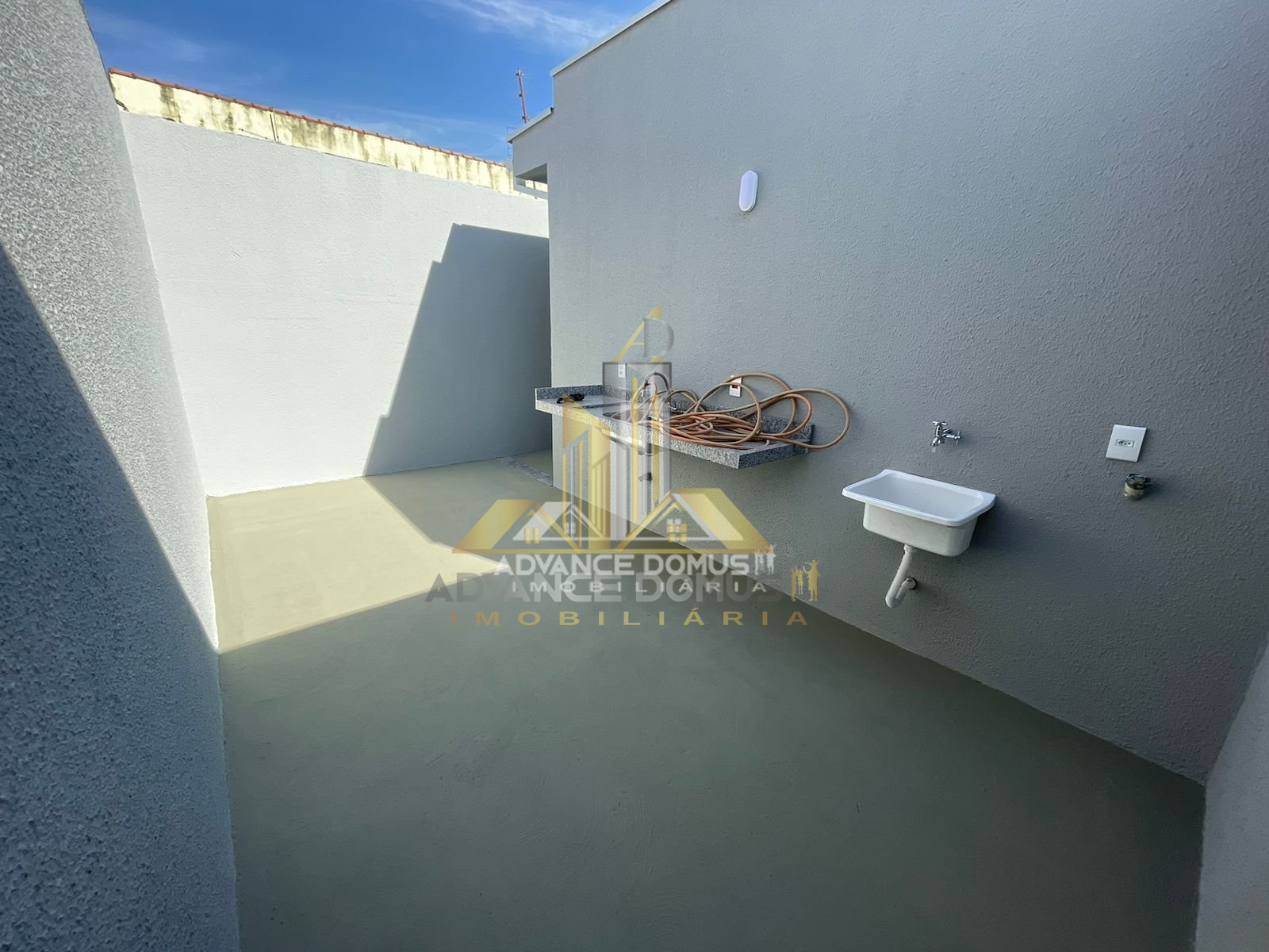 Casa à venda com 2 quartos, 79m² - Foto 11