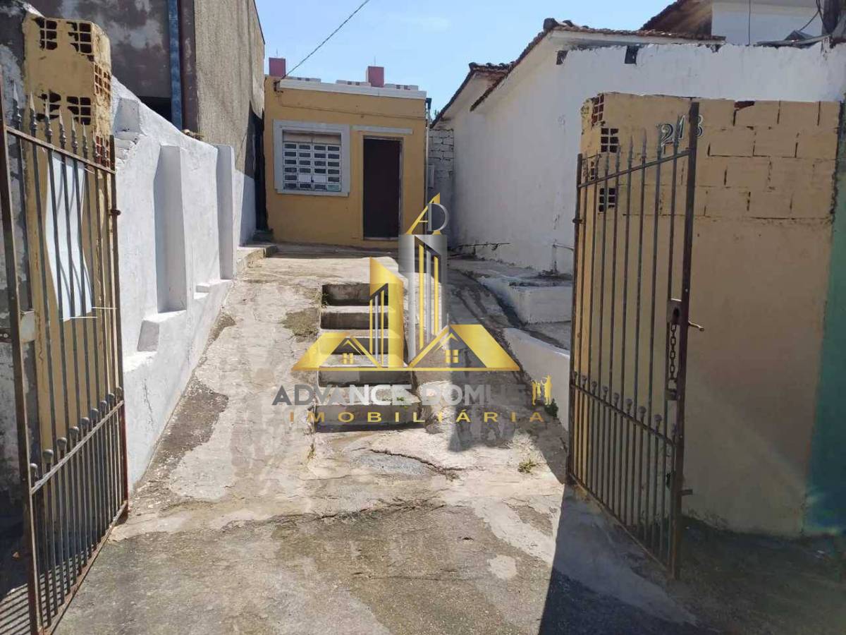 Casa à venda com 1 quarto, 70m² - Foto 1