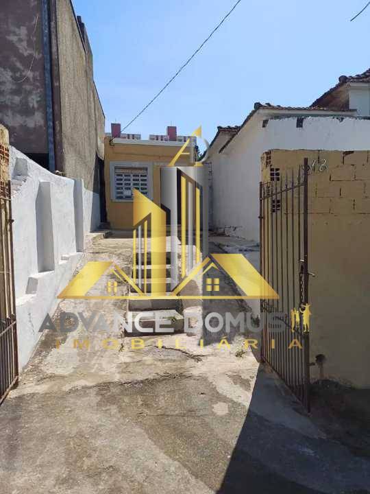 Casa à venda com 1 quarto, 70m² - Foto 2